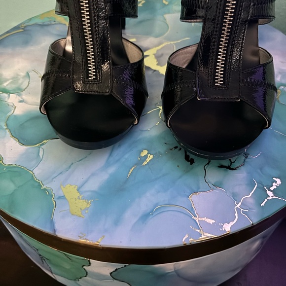 Michael Kors, Black patent leather, size 9 1/2 - Picture 3 of 13